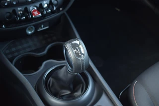MINI Clubman 1.5 One Salt Business | Apple CarPlay | Stoelverw. | Cruise | Climate / 18