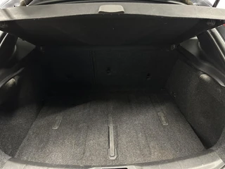 Volvo V40 1.6 T3 Summum  PANO LEER CAMERA NAVIGATIE ECC CRUISE LM. / 51