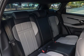 Land Rover Range Rover Evoque 1.5 P300e AWD R-Dynamic SE  | NAP! | MERIDIAN SURROUND | ELEK TREKHAAK | STOELVERW | CAMERA | APPLE CARPLAY | / 45
