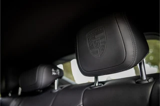 Porsche Macan 4 100 kWh  Pano Luchtvering Sport Chrono Matrix Passenger Display / 26