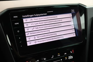 Volkswagen Passat Variant 1.5 TSI 150pk DSG R-Line Business + Keyless Panoramadak 360Camera Stoelverwarming Virtual Cockpit Navigatie / 32