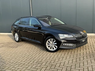 Škoda Superb Combi 1.4 TSI iV AUTOMAAT * Navigatiesysteem * ParkeerCamera * Elek. achterklep * / 7