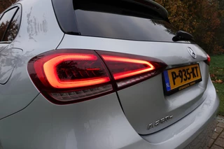 Mercedes-Benz A-Klasse 250 e Business Solution AMG Limited Pano / 16