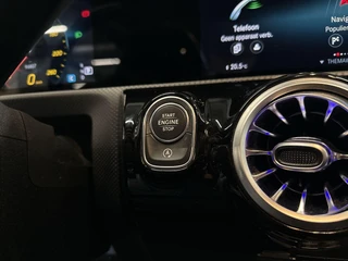 Mercedes-Benz A-klasse 200 Business Solution AMG | CAMERA | STOELVERW. | SFEERVERLICHTING / 33