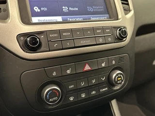 Kia Venga 1.6 CVVT First Edition PANO CAMERA NAVI CRUISE ECC STOEL/STUUR VERWARMING. / 32