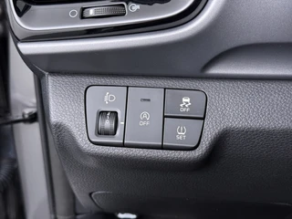 Kia Stonic 1.0 T-GDi MHEV DynamicLine  - Apple Carplay/Android Auto - Achteruitrijcamera - Cruise Control - - Fabrieksgarantie t/m 05-2032 / 23