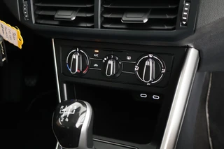 Volkswagen Polo 1.0 TSI 95pk Go Parkeersensoren Carplay / 31