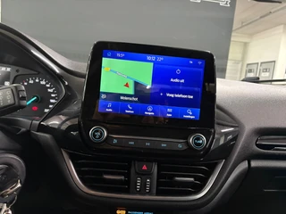 Ford Fiesta 1.0 EcoBoost Hybrid Titanium/ NL auto/ Navi/ Airco/ Cruise control / 21