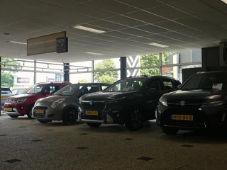 Suzuki Swift 1.2 Style Smart Hybrid / 38