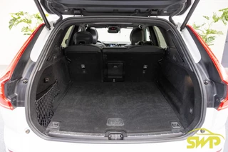 Volvo XC60 2.0 Recharge T8 AWD R-Design | Pano | 20 inch | Stoelventilatie | HUD | Harman Kardon | Memory beide kanten | Camera | ACC | BLIS / 30