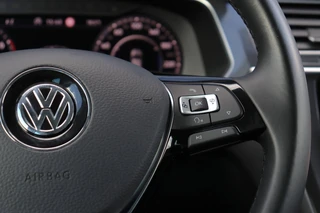Volkswagen Tiguan 1.4 TSI ACT Highline Business R | Dealer Onderhouden | Led | Virtual | Stoelverwarming | Trekhaak | Carplay / 9