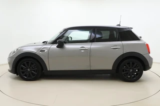 MINI 5-Deurs 1.5 Cooper 60 Years Edition Automaat | Navigatie | Climate control | Parkeersensoren |5 Deurs | Lichtmetalen velgen black | Keyless / 6