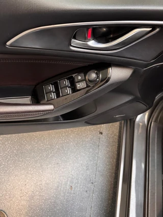 Mazda 3 2.0 SkyActiv-G 120 GT-M / 25