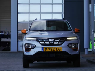 Dacia Spring Expression 27 kWh | Achteruitrijcamera | Parkeersensoren achter | Lichtmetalen velgen | Airco | Navigatiesysteem | Bluethooth | Elektrisch bedienbare ramen / 4