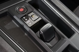 CUPRA Leon Sportstourer 1.4 e-Hybrid Stoelverwarming Apple CarPlay Keyless Achteruitrijcamera / 27