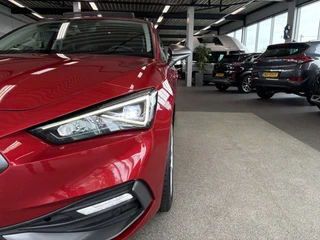SEAT Leon Sportstourer 1.5 eTSi 150pk DSG FR Bns.Intense  SCHUIFDAK/LEDER/VIRTUAL/ADAPT.CRUISE/TREKH.WEGKLAPBAAR / 69