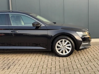Škoda Superb Combi 1.4 TSI iV AUTOMAAT * Navigatiesysteem * ParkeerCamera * Elek. achterklep * / 24