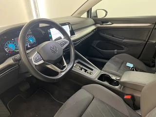 Volkswagen Golf 1.5etsi mhev life business 96kW dsg-7 aut / 11
