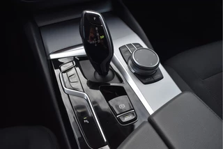 BMW 5 Series Touring 520i Executive Edition Facelift  | NL-Auto | Elekt.trekhaak | Historie | Carplay | Navi | DAB | Full LED | Zeer netjes / 24