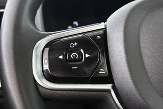 Volvo XC60 2.0 T6 Plug-in hybrid AWD R-Design Pano Trekhaak Harman Kardon Stoelverwarming 21" / 35