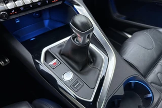 Peugeot 3008 1.2 PureTech GT Line | Panoramadak | Achteruitrijcamera | Elektrische achterklep | Parkeersensoren | Focal-audio systeem | Memory seats | Elektrisch verstelbare stoelen | Stuurbediening | Cruise control / 34