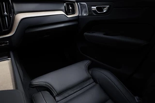 Volvo XC60 T8 Plug-in hybrid AWD Ultra Dark Snel Leverbaar! Te bestellen! / 22