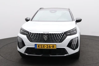 Peugeot 2008 1.2 Hybrid 145 GT / 18" / Navigation pack /  2+6 Jaar Garantie / 13
