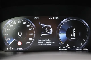 Volvo V60 2.0 T8 Twin Engine AWD Inscription (391PK) ORIG.NL/NW.PR73000/DEALERONDERH. / 23