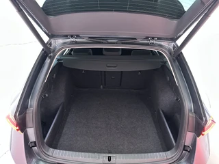 Skoda Octavia Combi 1.0 TSI 110pk Business Edition Plus Navigatie Parkeersensoren Sfeerverlichting / 18
