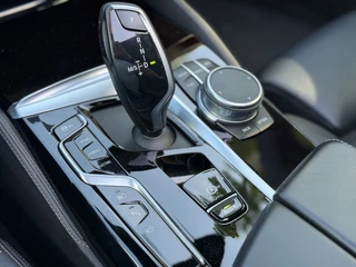 BMW 5 Series Touring 530e M sport PLUS panoramadak, electr trekhaak, lazer, VOL OPTIES! 1 e eigenaar, Origineel NL auto met nap / 29