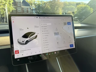 Tesla Model 3 Long Range RWD 75 kWh / 18