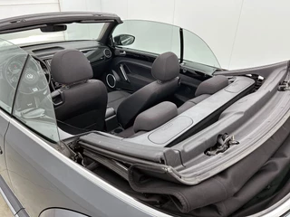 Volkswagen Beetle Cabriolet 1.2 TSI Exclusive Series Cabrio | Stoelverwarming | Navigatie | Camera | Parkeersensoren | Open dak / 30