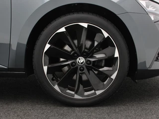 Škoda Superb 1.4 TSi 218 Pk iV Sportline Business | Panoramadak | Adaptive Cruise | Stuur/Stoel Verwarming | CarPlay | 19 Inch | 89.796 Km !! / 8