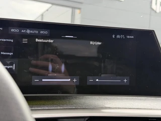 Peugeot e-3008 Launch Edition Dual Motor 73 kWh 325PK Automaat Navigatie, Rondomzichtcamera, Keyless, Panoramadak, Stoel & Stuurwielverwarming, Apple Carplay, Android Auto / 39