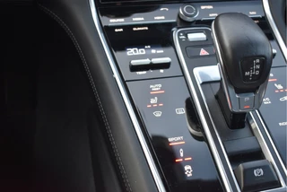 Porsche Panamera 4 Sport Turismo 3.0 Turbo Open dak | Keyless | Luchtvering | Carplay | Mem.stoelen | Softclose | 4x stoelverwarming | Bose | Full LED | 21" / 69