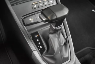 KIA Stonic 1.0 T-GDi MHEV 100pk DCT7 DynamicPlusLine / 28