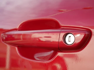 Opel Mokka-e Business Elegance 50-kWh 11kw bl. | SOH 91.6% | Achteruitrijcamera | Navigatie | Apple CarPlay | Android Auto | Climate/Cruise Control | LED koplampen | Lichtmetalen Velgen / 36