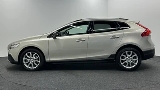 Volvo V40 Cross Country 1.5 T3 Polar+ Luxury LEER PANO NAVI TREKHAAK ECC CRUISE LM. / 9