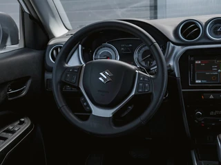 Suzuki Vitara 1.4 Boosterjet Style Smart Hybrid | TREKHAAK | CAMERA | DEALER ODH | / 6