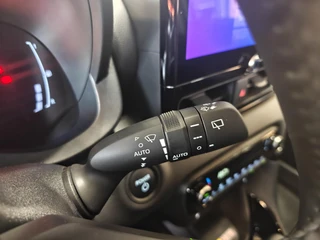 Toyota Yaris 1.5 Hybrid 115 Dynamic NIEUW DIRECT LEVERBAAR! MODEL 2026 STOEL/STUURVERW PARK-SENSOREN BLIND SPOT 17'' LM-VELGEN NAVI KEYLESS LED APPLE/ANDROID / 31