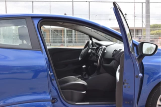 Renault Clio 0.9 TCe GT-Line 2x Pack Essentiel  | Keyless | DAB | Navi | Cruise Control | Airco | Sportstoelen | Full LED | LM-Velgen / 37