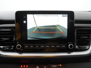 Kia Stonic 1.0 T-GDi MHEV DynamicPlusLine  - Apple Carplay/Android Auto - Cruise Control - Climate Control - Navigatie - Stuur/Stoel Verwarming - Fabrieks garantie tot 04-2032 of 150.000km fabrieksgarantie / 31
