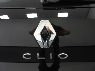 Renault Clio 1.6 E-Tech Hybrid 140 Intens NAVI/360CAM/CLIMA/LED/17"LMV! / 31