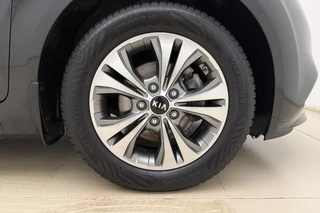 Kia Venga 1.6 CVVT DynamicPLusLine | Trekhaak | Cruise control | Airco | Achteruitrijcamera | Navigatie | Lichtmetalen velgen / 15