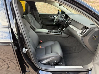 Volvo V60 2.0 T6 AWD Ultra Dark Panodak Leer H&K Head up / 21