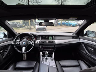 BMW 5 Series 520i High Executive M Sport Schuifdak Apple CarPlay 2e eigenaar dig. Dash NAP NL / 2