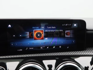 Mercedes-Benz CLA-klasse Shooting Brake 180 Business Solution 136 Pk Automaat | Stoelverwarming | Camera | Cruise Control | CarPlay | Climatronic | 16 Inch | 97.722 Km !! / 24