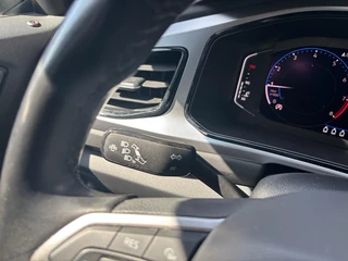 Volkswagen T-Roc 1.0 TSI Life Business  Airco-Ecc/Alu wielen/Mistl./Navigatie / 17