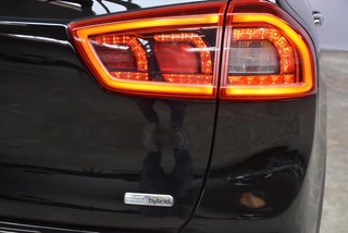 Kia Niro 1.6 GDi Hybrid 141pk DCT6 First Edition Navi | Camera | PDC | Cruise | Trekhaak | LMV / 30