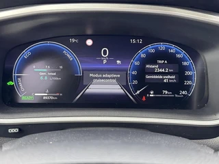 Toyota Corolla Cross 2.0 HYBRID 184PK FIRST-EDITION BLIND-SPOT EL-ACHTERKLEP LM-VELGEN KEYLESS PARK-SENSOREN STOELVERW DRAADLOOS-LADEN AD-CRUISE BLUETOOTH / 26